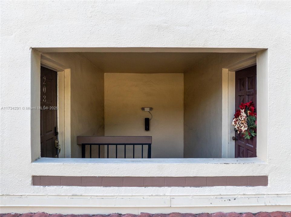 Recently Rented: $2,350 (2 beds, 1 baths, 890 Square Feet)