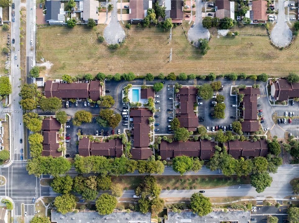 Recently Rented: $2,350 (2 beds, 1 baths, 890 Square Feet)