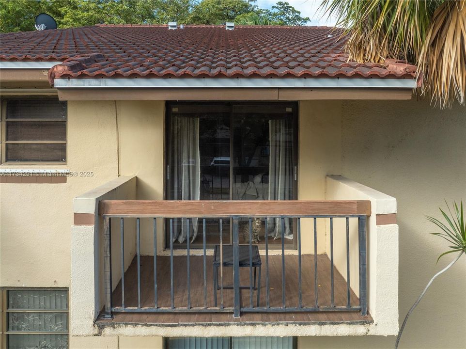 Recently Rented: $2,350 (2 beds, 1 baths, 890 Square Feet)