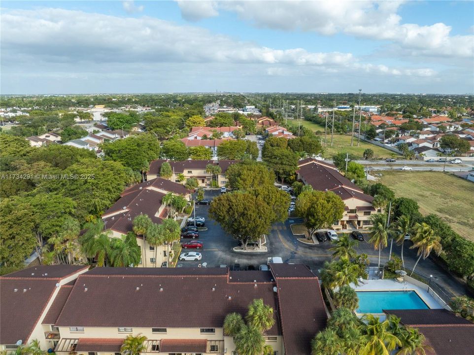 Recently Rented: $2,350 (2 beds, 1 baths, 890 Square Feet)