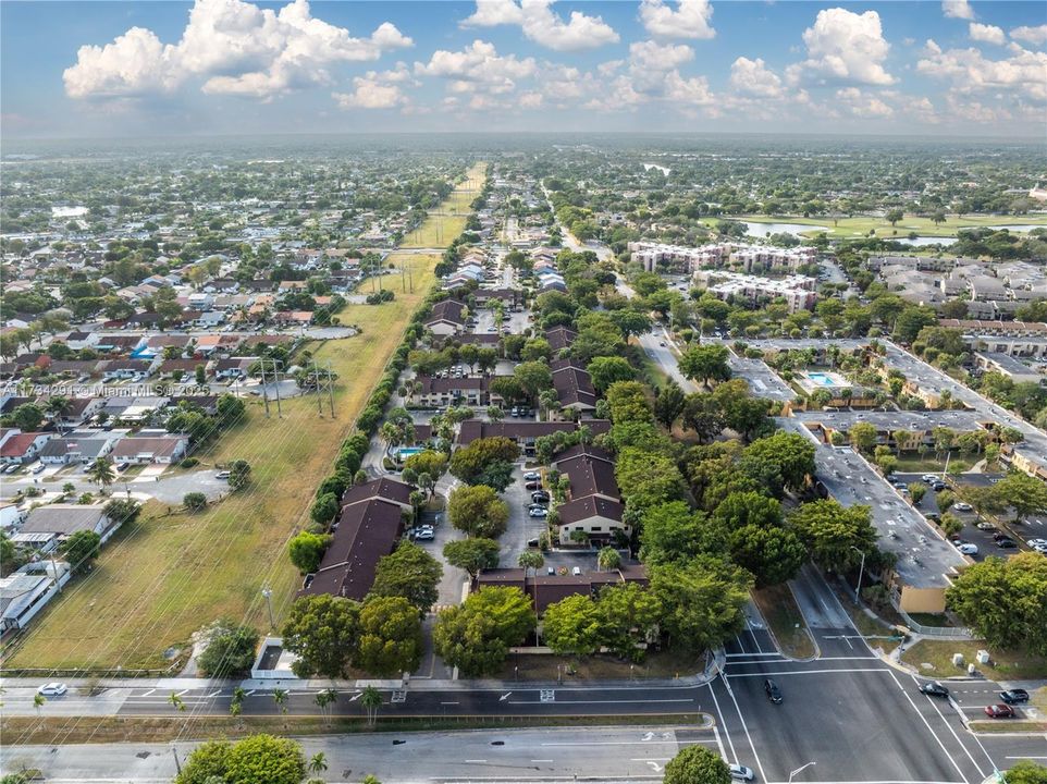 Recently Rented: $2,350 (2 beds, 1 baths, 890 Square Feet)