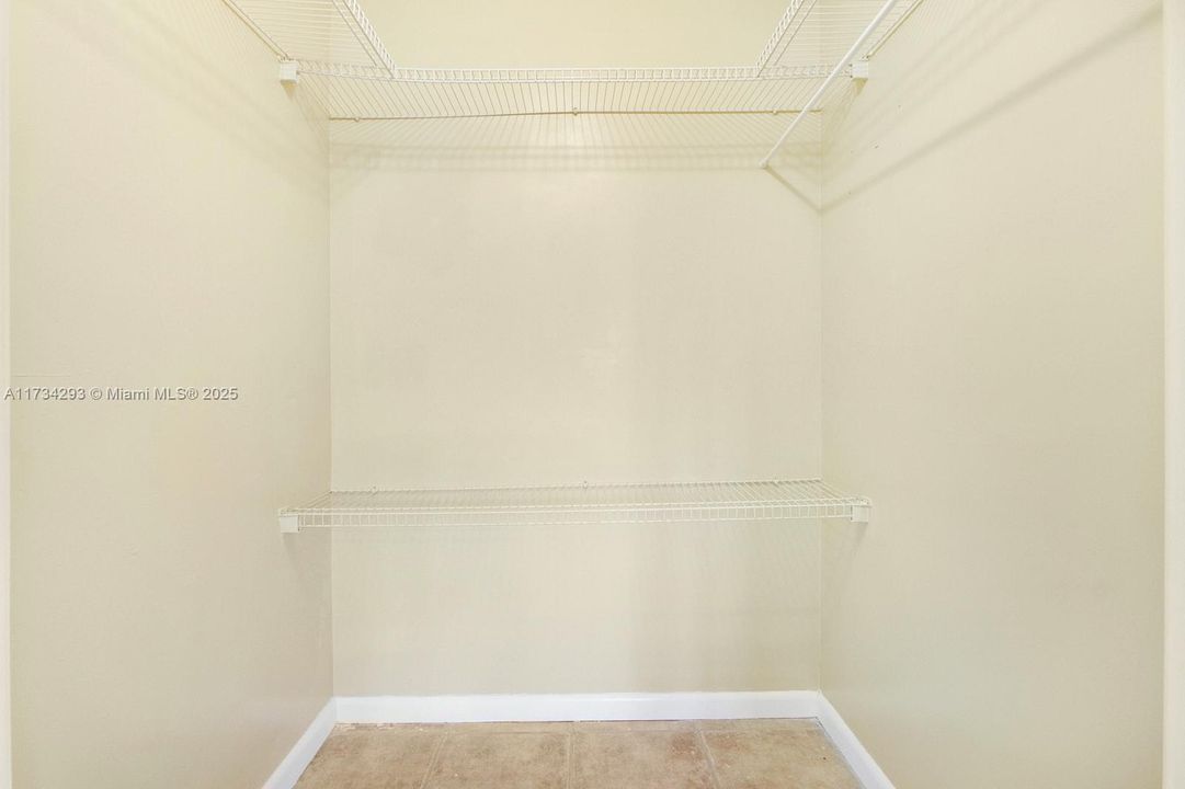 Recientemente alquilado: $2,250 (2 camas, 2 baños, 850 Pies cuadrados)