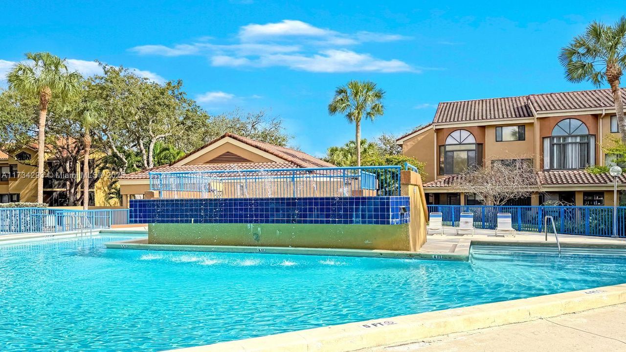 Recientemente alquilado: $2,250 (2 camas, 2 baños, 850 Pies cuadrados)