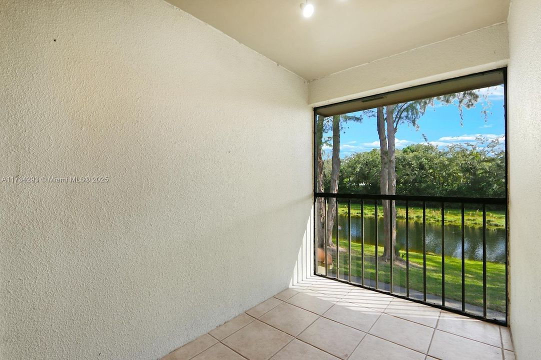 Recientemente alquilado: $2,250 (2 camas, 2 baños, 850 Pies cuadrados)