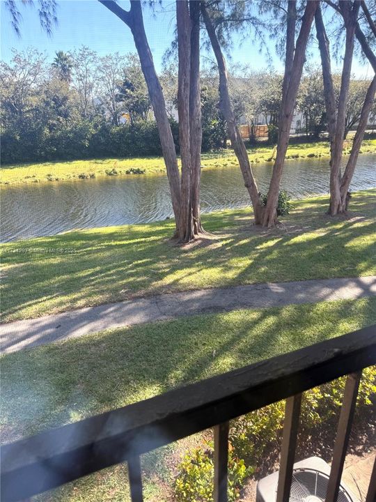 Recientemente alquilado: $2,250 (2 camas, 2 baños, 850 Pies cuadrados)