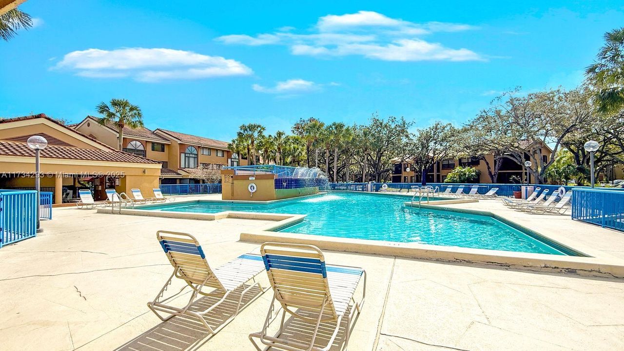 Recientemente alquilado: $2,250 (2 camas, 2 baños, 850 Pies cuadrados)