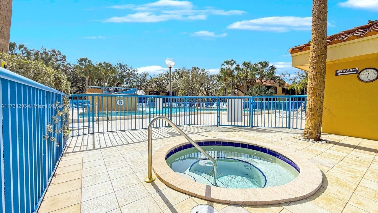 Recientemente alquilado: $2,250 (2 camas, 2 baños, 850 Pies cuadrados)