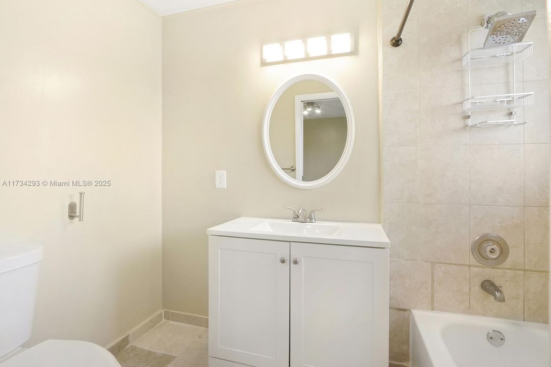 Recientemente alquilado: $2,250 (2 camas, 2 baños, 850 Pies cuadrados)