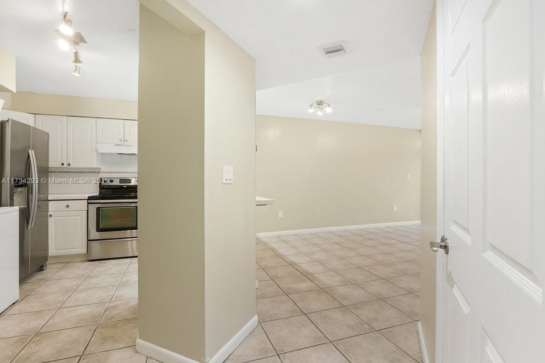 Recientemente alquilado: $2,250 (2 camas, 2 baños, 850 Pies cuadrados)