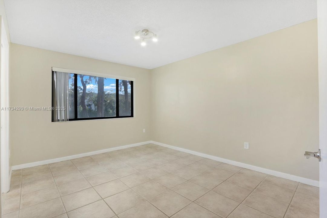 Recientemente alquilado: $2,250 (2 camas, 2 baños, 850 Pies cuadrados)