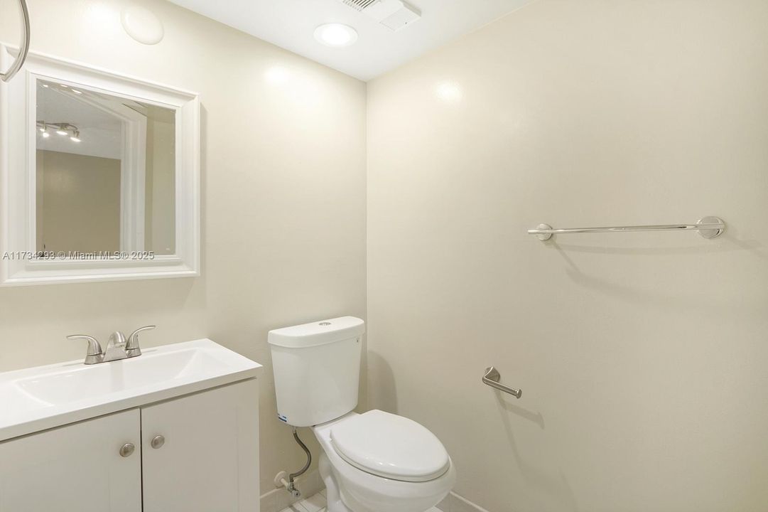 Recientemente alquilado: $2,250 (2 camas, 2 baños, 850 Pies cuadrados)