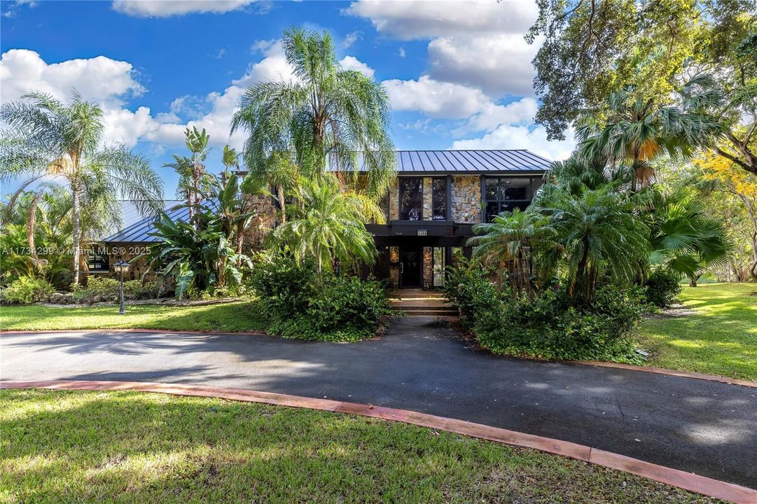 For Sale: $3,500,000 (4 beds, 4 baths, 4788 Square Feet)