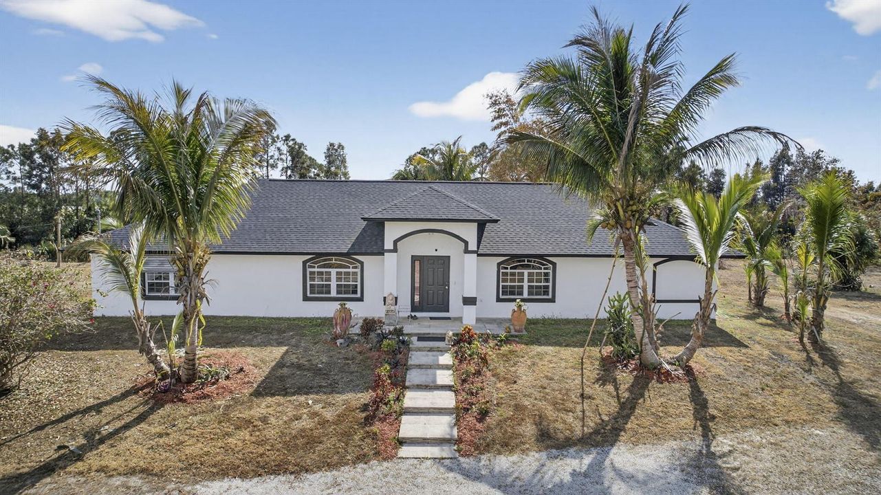 LOVELY 5 ACRE HOME!