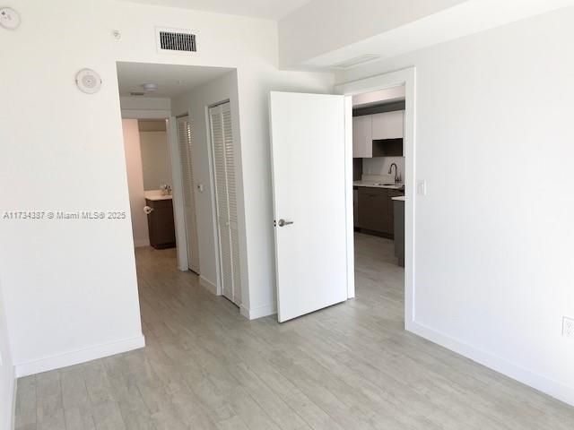 For Sale: $360,000 (1 beds, 1 baths, 560 Square Feet)