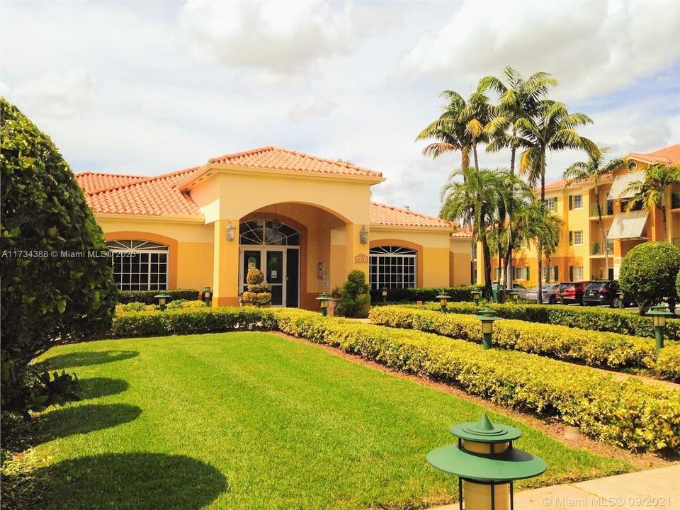 Recently Sold: $360,000 (2 beds, 2 baths, 870 Square Feet)