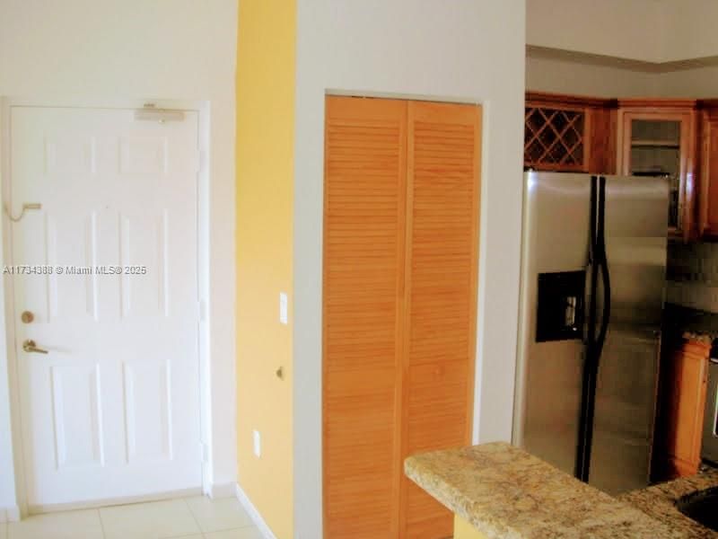 Recently Sold: $360,000 (2 beds, 2 baths, 870 Square Feet)