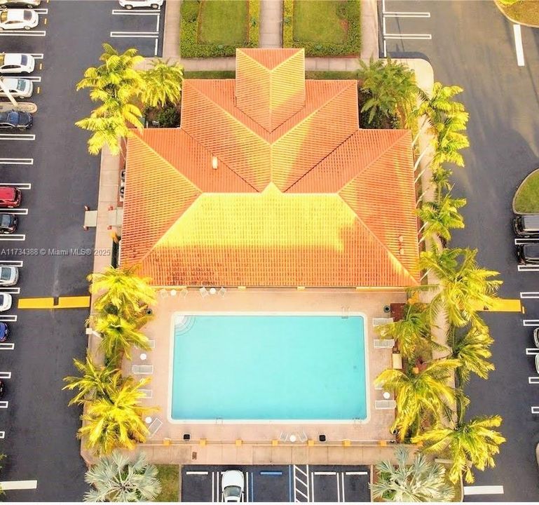 Recently Sold: $360,000 (2 beds, 2 baths, 870 Square Feet)