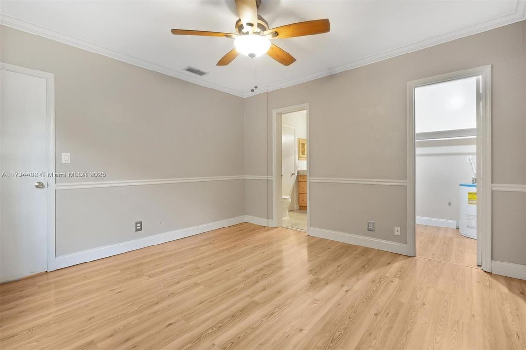 Active With Contract: $172,000 (1 beds, 1 baths, 685 Square Feet)