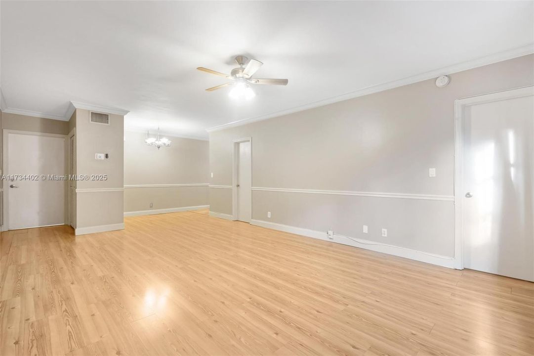Active With Contract: $172,000 (1 beds, 1 baths, 685 Square Feet)