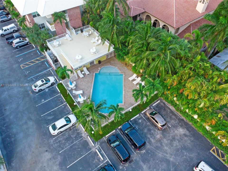 Active With Contract: $172,000 (1 beds, 1 baths, 685 Square Feet)