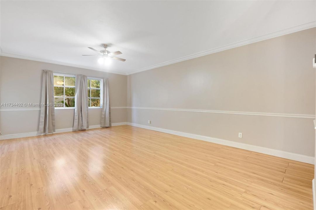 Active With Contract: $172,000 (1 beds, 1 baths, 685 Square Feet)