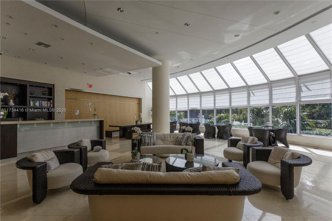 En Venta: $1,819,000 (2 camas, 2 baños, 1700 Pies cuadrados)