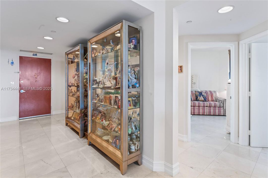 На продажу: $2,749,000 (3 спален, 2 ванн, 1761 Квадратных фут)