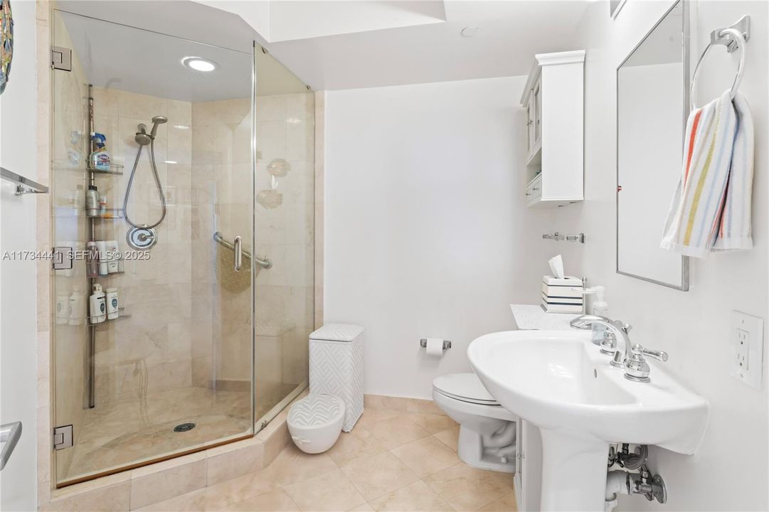 На продажу: $2,749,000 (3 спален, 2 ванн, 1761 Квадратных фут)