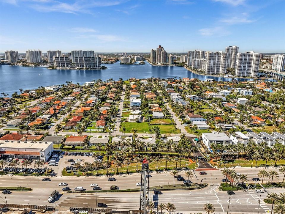 最近售出: $1,495,000 (0.17 acres)