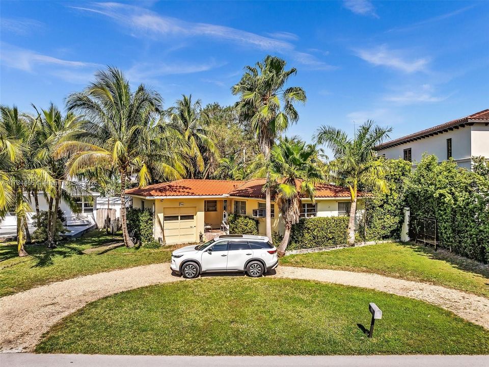 最近售出: $1,495,000 (0.17 acres)