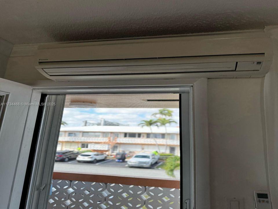 待售: $89,000 (1 贝兹, 1 浴室, 625 平方英尺)