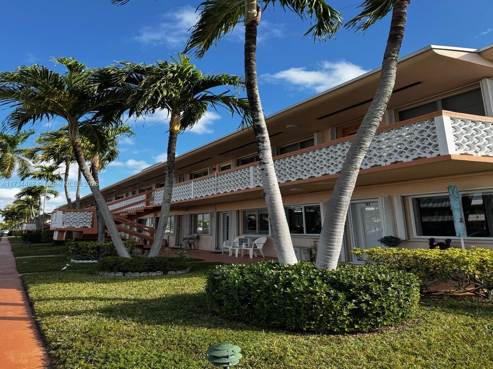 待售: $89,000 (1 贝兹, 1 浴室, 625 平方英尺)