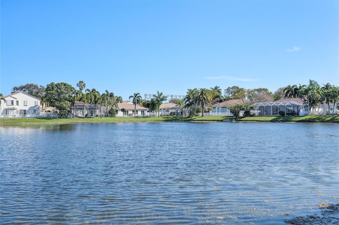 Под контрактом: $1,099,000 (3 спален, 2 ванн, 1814 Квадратных фут)