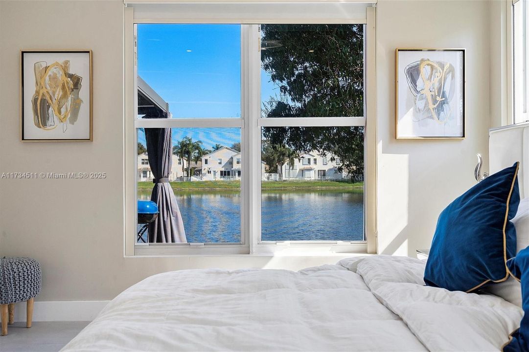 Под контрактом: $1,099,000 (3 спален, 2 ванн, 1814 Квадратных фут)