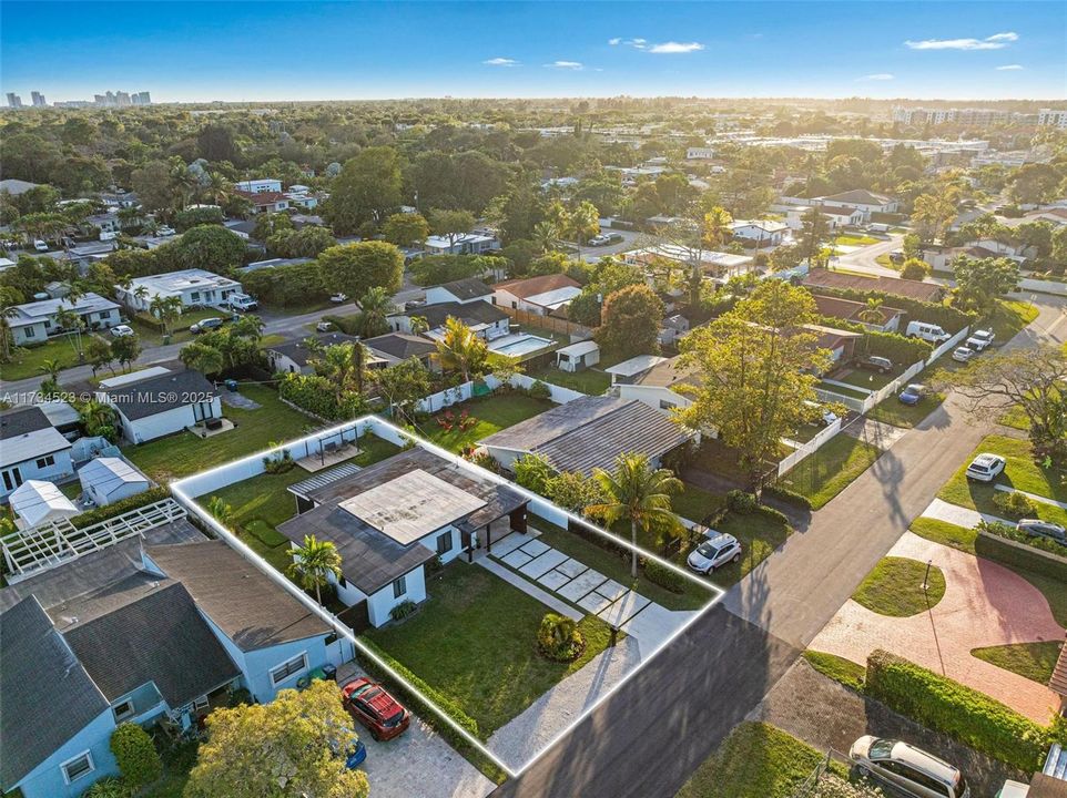 Недавно продано: $899,000 (3 спален, 2 ванн, 1418 Квадратных фут)