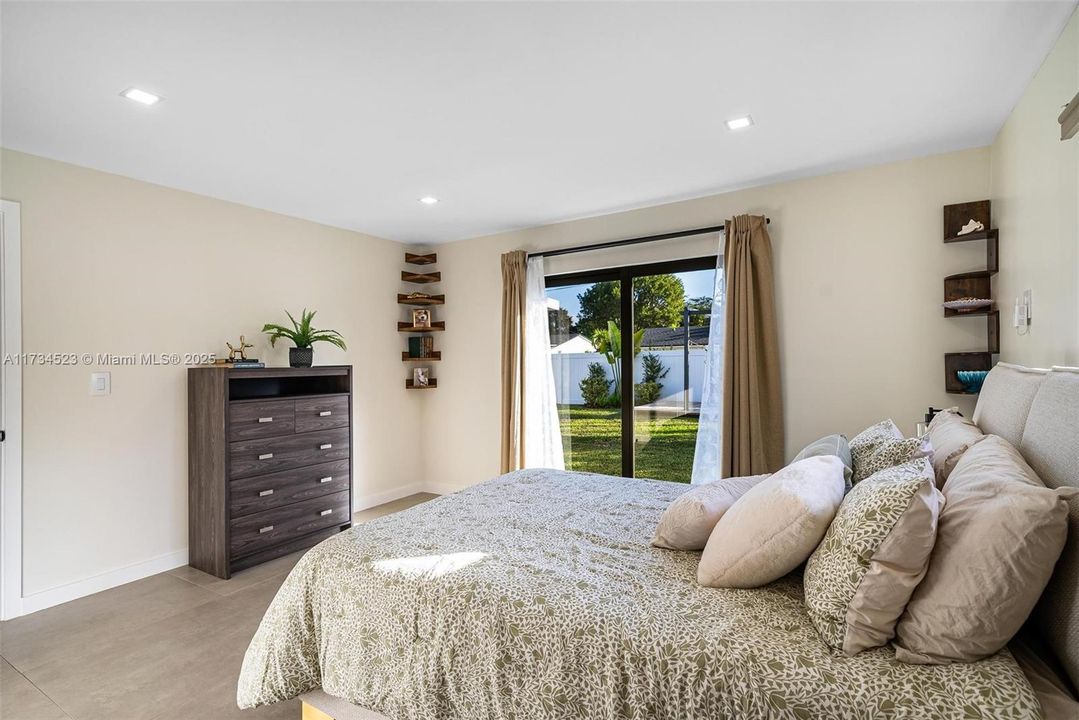 Недавно продано: $899,000 (3 спален, 2 ванн, 1418 Квадратных фут)