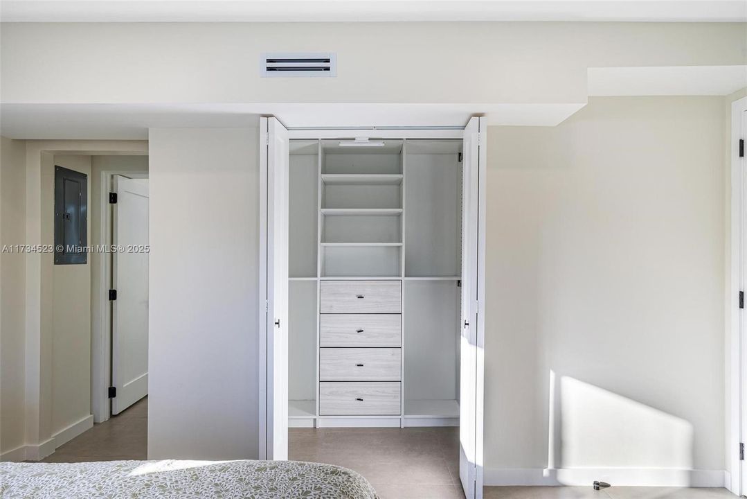 Недавно продано: $899,000 (3 спален, 2 ванн, 1418 Квадратных фут)