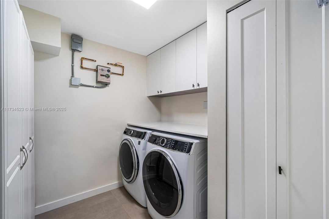 Недавно продано: $899,000 (3 спален, 2 ванн, 1418 Квадратных фут)