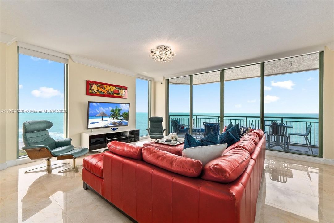 Недавно продано: $1,425,000 (3 спален, 3 ванн, 2635 Квадратных фут)