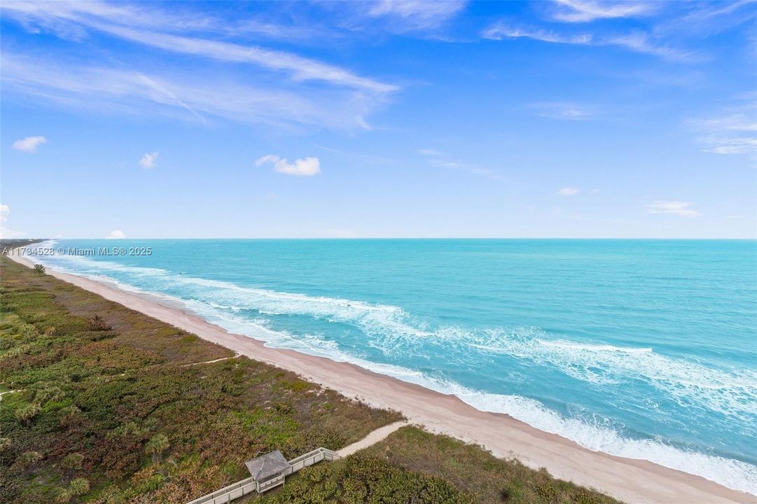 Недавно продано: $1,425,000 (3 спален, 3 ванн, 2635 Квадратных фут)