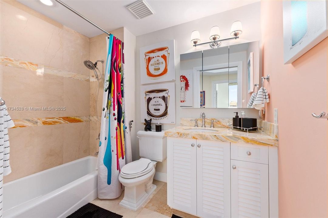 Недавно продано: $1,425,000 (3 спален, 3 ванн, 2635 Квадратных фут)