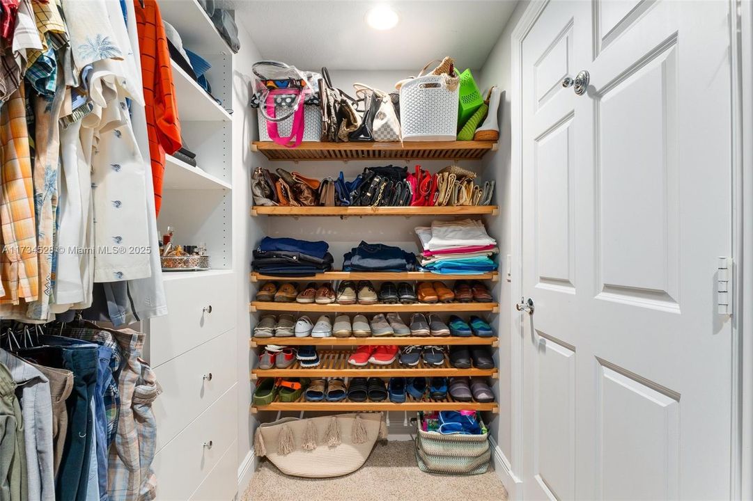 Недавно продано: $1,425,000 (3 спален, 3 ванн, 2635 Квадратных фут)