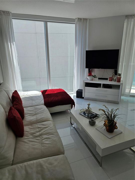 待售: $840,000 (3 贝兹, 2 浴室, 1447 平方英尺)