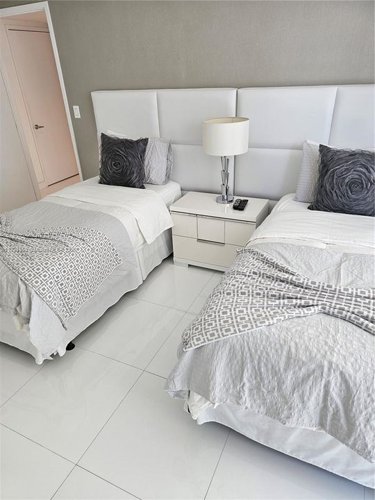 待售: $840,000 (3 贝兹, 2 浴室, 1447 平方英尺)