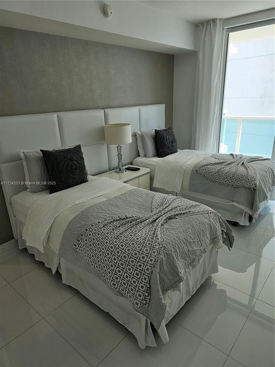 待售: $840,000 (3 贝兹, 2 浴室, 1447 平方英尺)