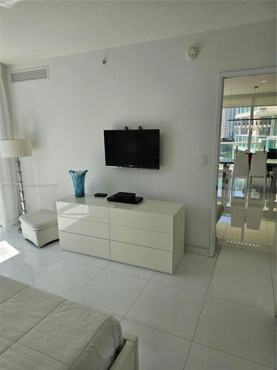 待售: $840,000 (3 贝兹, 2 浴室, 1447 平方英尺)