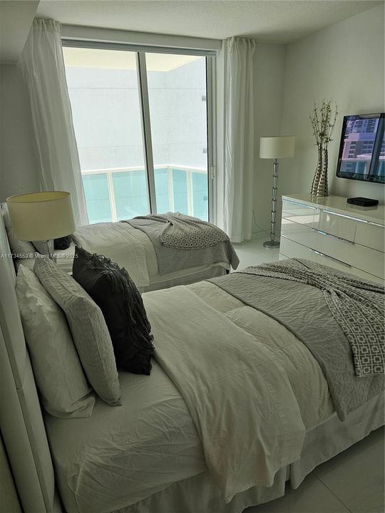 待售: $840,000 (3 贝兹, 2 浴室, 1447 平方英尺)