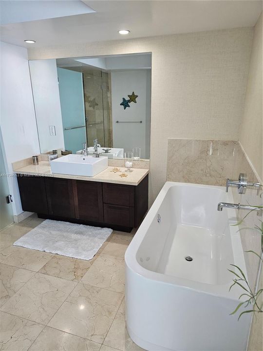 待售: $840,000 (3 贝兹, 2 浴室, 1447 平方英尺)