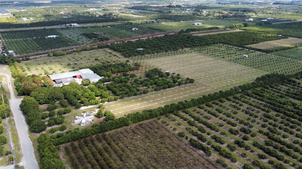 最近售出: $4,750,000 (0 贝兹, 0 浴室, 0 平方英尺)