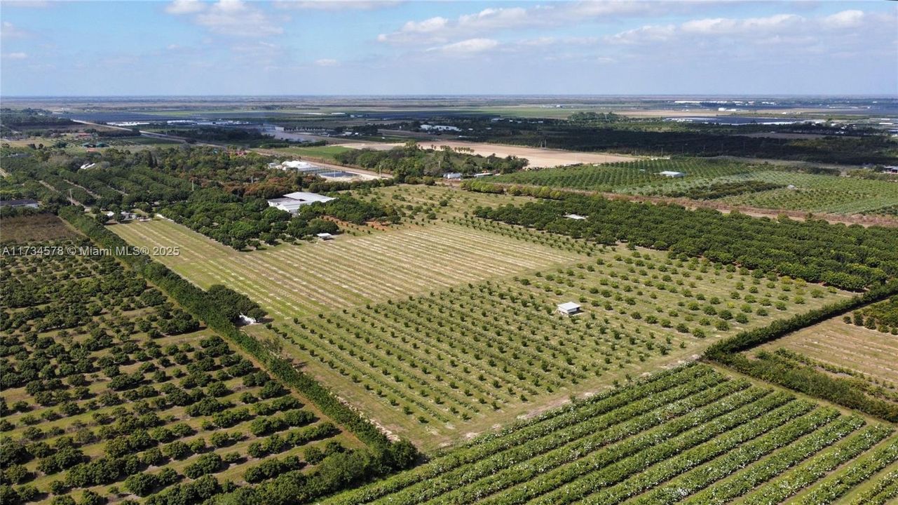 最近售出: $4,750,000 (0 贝兹, 0 浴室, 0 平方英尺)